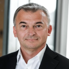 Das ist Hakan Civelek.